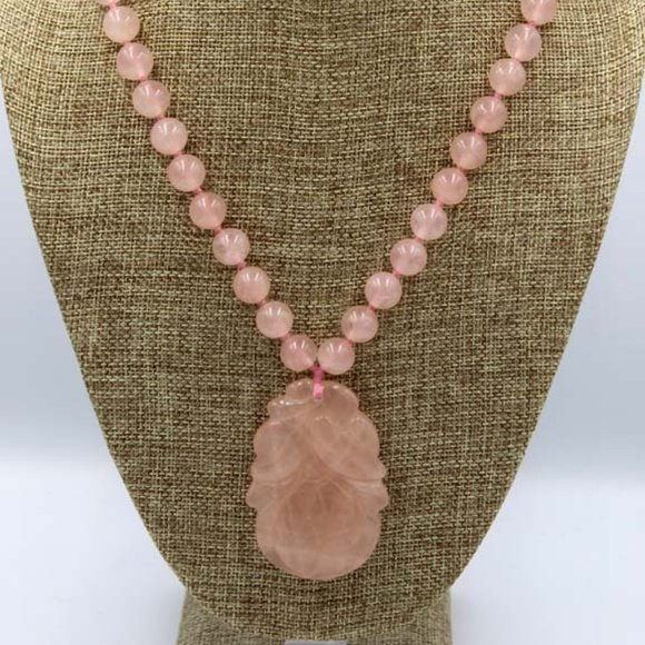 Chinese Jade Bead Necklace With Jade Lotus Flower Pendant - Picture 4 of 7